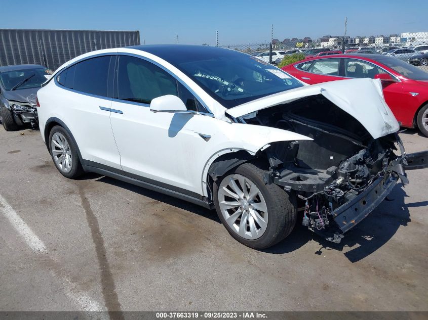 5YJXCBE22JF116931 TESLA MODEL X 75D/100D/P100D 2018