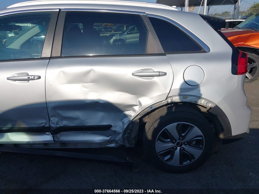 VIN KNDCB3LC3K5318926 2019 KIA NIRO LX