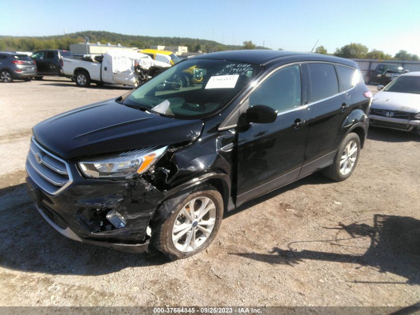 1FMCU9G91HUC53225 2017 FORD ESCAPE, photo no. 2