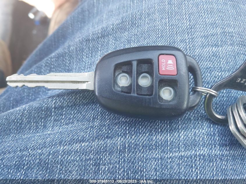 2016 TOYOTA RAV4 XLE - 00TMWFREV9GJ06844