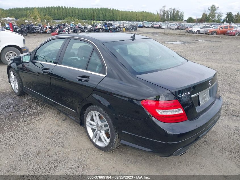 2013 MERCEDES-BENZ C 250 SPORT/LUXURY WDDGF4HB1DA876673