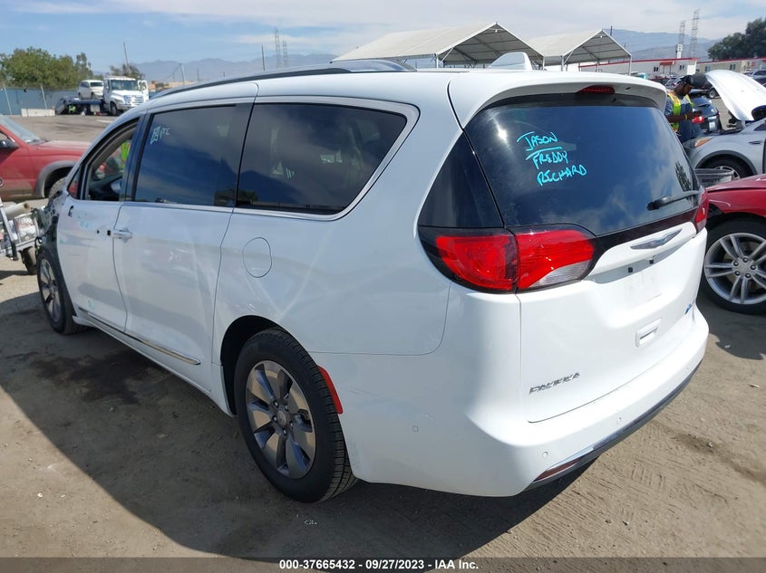 VIN 2C4RC1N77JR230409 2018 CHRYSLER PACIFICA HYBRID LIMITED