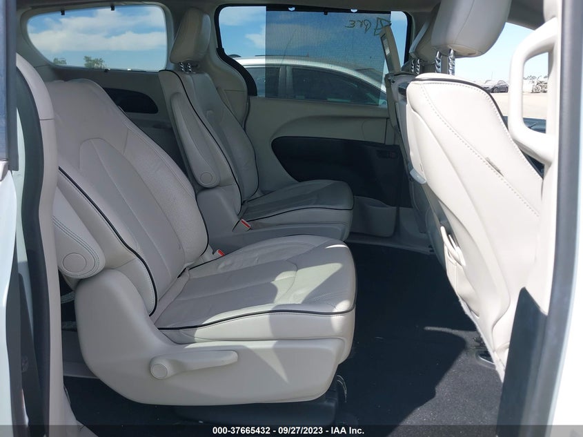 VIN 2C4RC1N77JR230409 2018 CHRYSLER PACIFICA HYBRID LIMITED