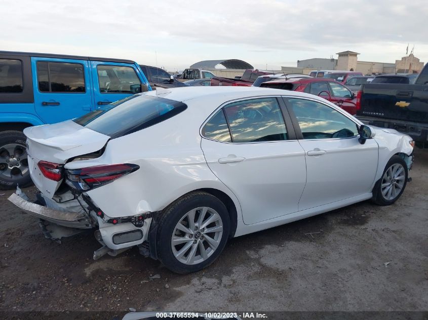 4T1R11AK7NU631057 Toyota Camry LE 14