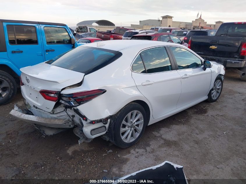 4T1R11AK7NU631057 Toyota Camry LE 4