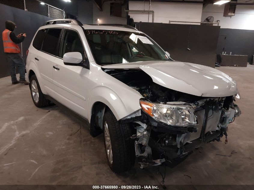 2013 SUBARU FORESTER 2.5X LIMITED - JF2SHAEC8DH405896