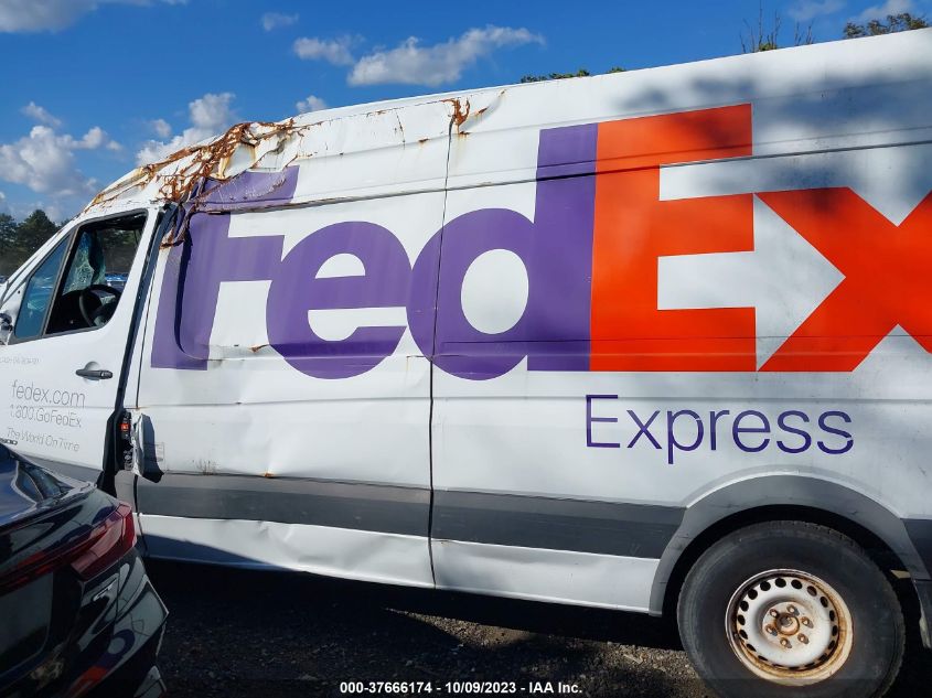 2015 MERCEDES-BENZ SPRINTER CARGO VANS WD3PE8DB5FP132921