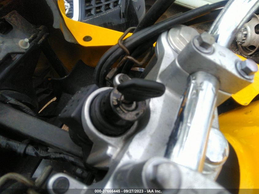 2003 KAWASAKI ZR750 G JKAZRDH163A010381