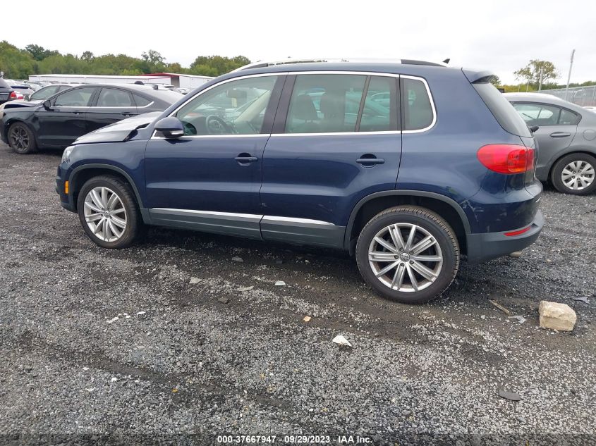 2016 VOLKSWAGEN TIGUAN SE - WVGAV7AX2GW600774