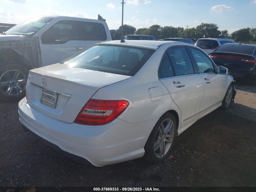 2013 MERCEDES-BENZ C 250 SPORT/LUXURY - WDDGF4HB8DR296628