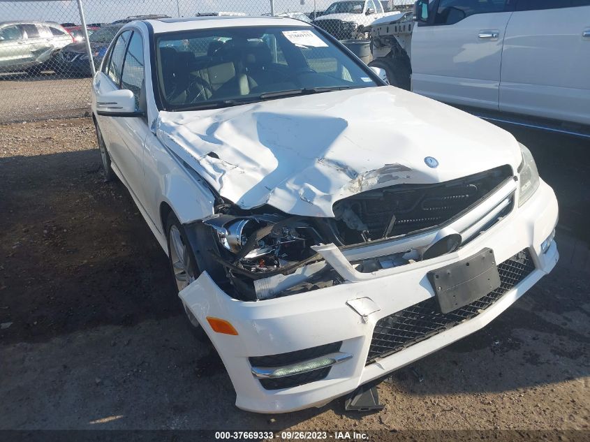 2013 MERCEDES-BENZ C 250 SPORT/LUXURY - WDDGF4HB8DR296628