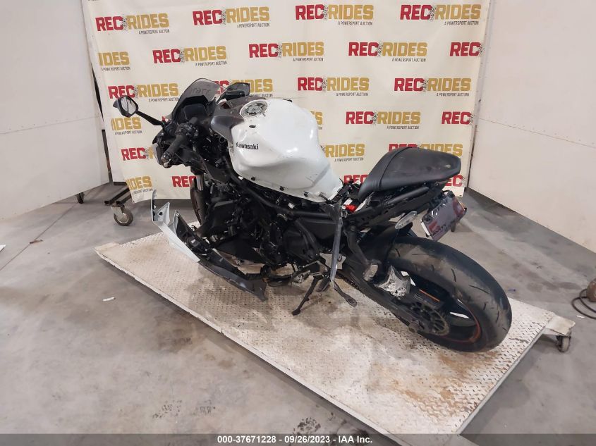 2023 KAWASAKI EX650 R - ML5EXER1XPDA90770