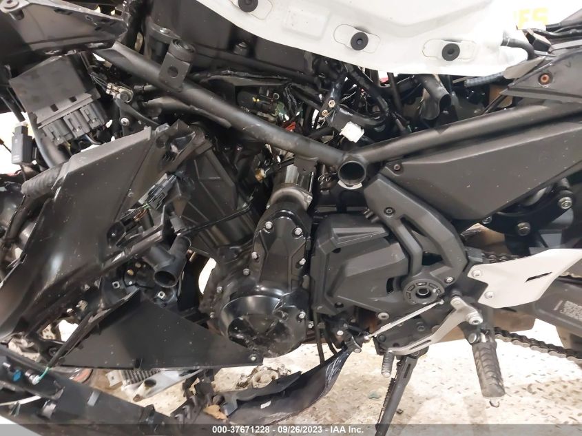 2023 KAWASAKI EX650 R - ML5EXER1XPDA90770