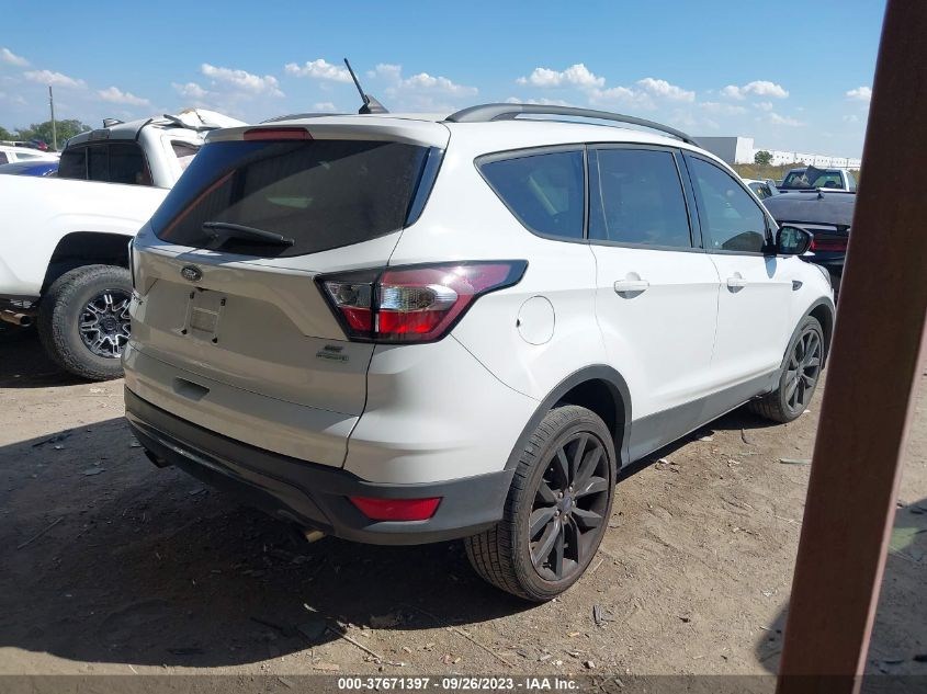 VIN 1FMCU0GD7JUD20187 2018 FORD ESCAPE SE