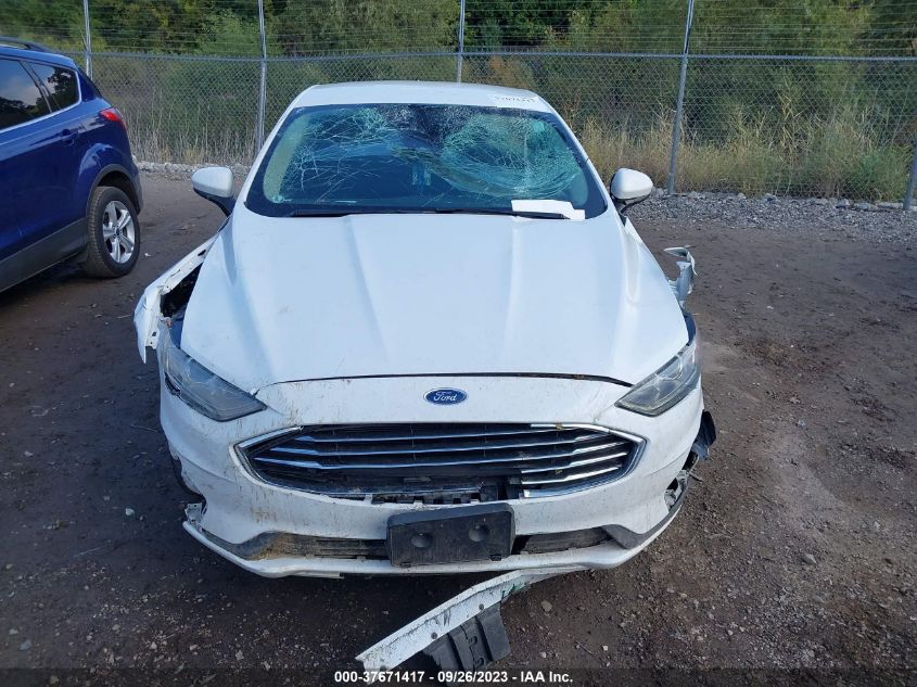 3FA6P0LU2KR222763 Ford Fusion Hybrid SE 12