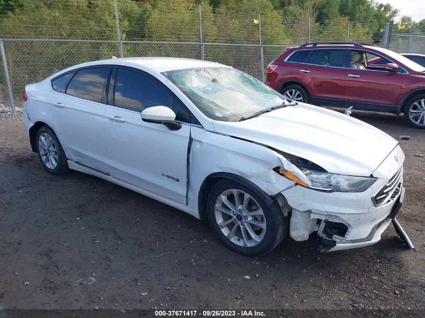 3FA6P0LU2KR222763 Ford Fusion Hybrid SE