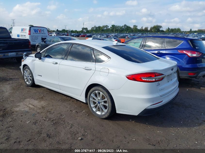 3FA6P0LU2KR222763 Ford Fusion Hybrid SE 3