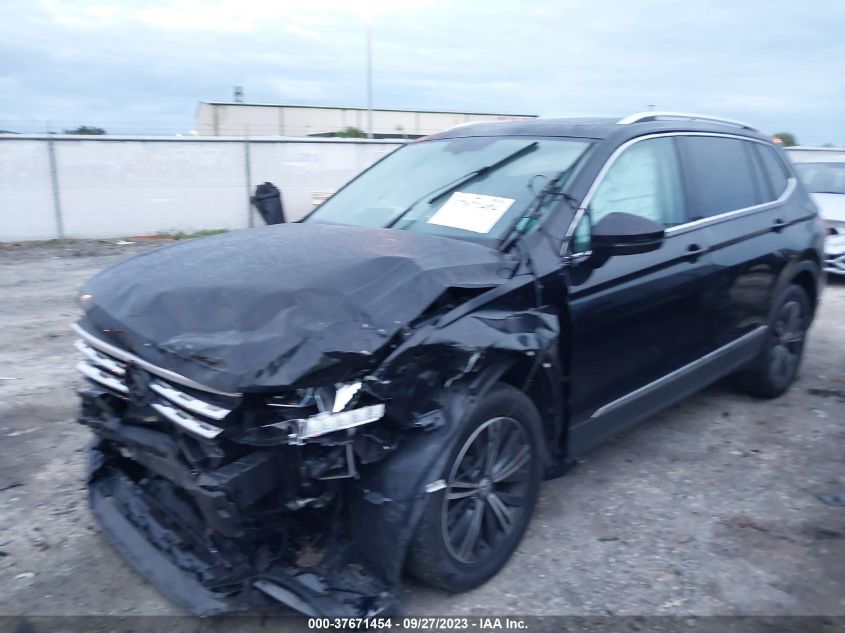 3VV3B7AX1KM138191 Volkswagen Tiguan SE/SEL/SEL R-LINE JET-BLA 2