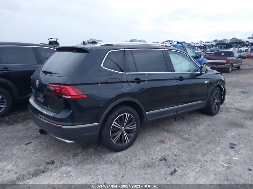 3VV3B7AX1KM138191 Volkswagen Tiguan SE/SEL/SEL R-LINE JET-BLA 4