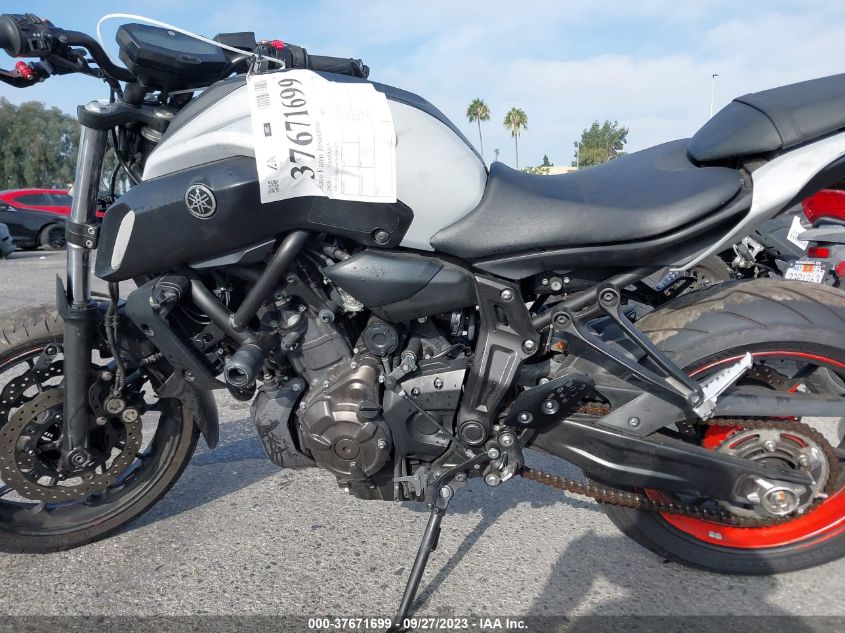 VIN JYARM27Y7LA001420 2020 YAMAHA MT07 C