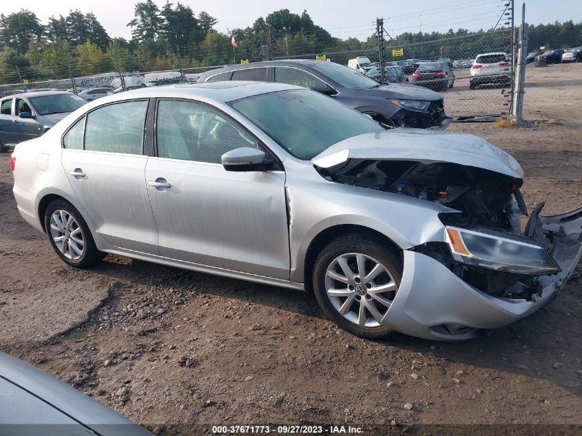 2014 VOLKSWAGEN JETTA SEDAN SE W/CONNECTIVITY/SUNROOF - 3VWB17AJ2EM375976