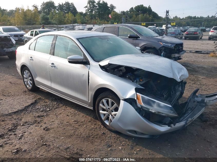 2014 VOLKSWAGEN JETTA SEDAN SE W/CONNECTIVITY/SUNROOF - 3VWB17AJ2EM375976