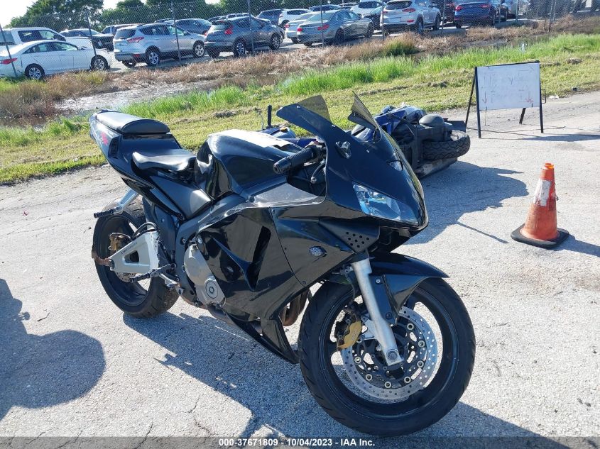 2003 HONDA CBR600 RR - JH2PC37023M001572
