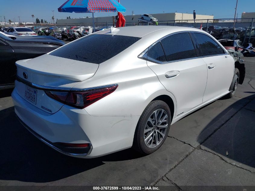 58ACA1C15NU023332 Lexus ES ES 300H 4