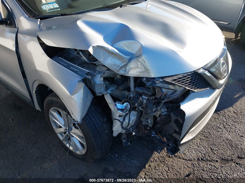 VIN JN1BJ1CP5KW525949 2019 NISSAN ROGUE SPORT SV