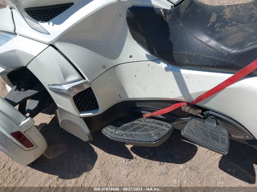 2014 CAN-AM SPYDER ROADSTER RT/RTS/RT LIMITED 2BXNBDD11EV000216