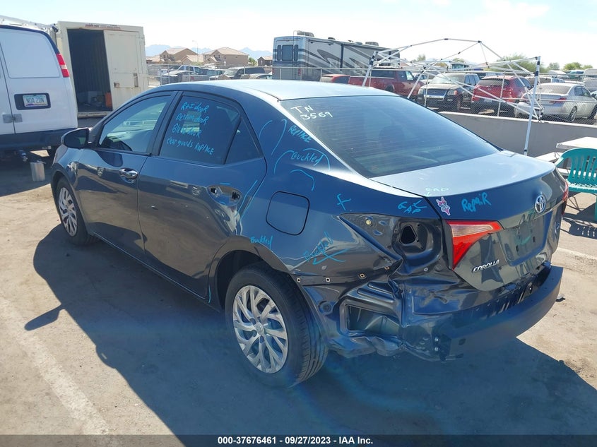 VIN 2T1BURHE9JC047990 2018 TOYOTA COROLLA LE