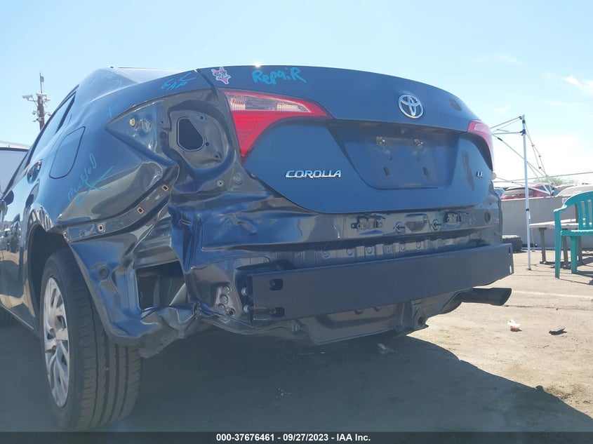 VIN 2T1BURHE9JC047990 2018 TOYOTA COROLLA LE