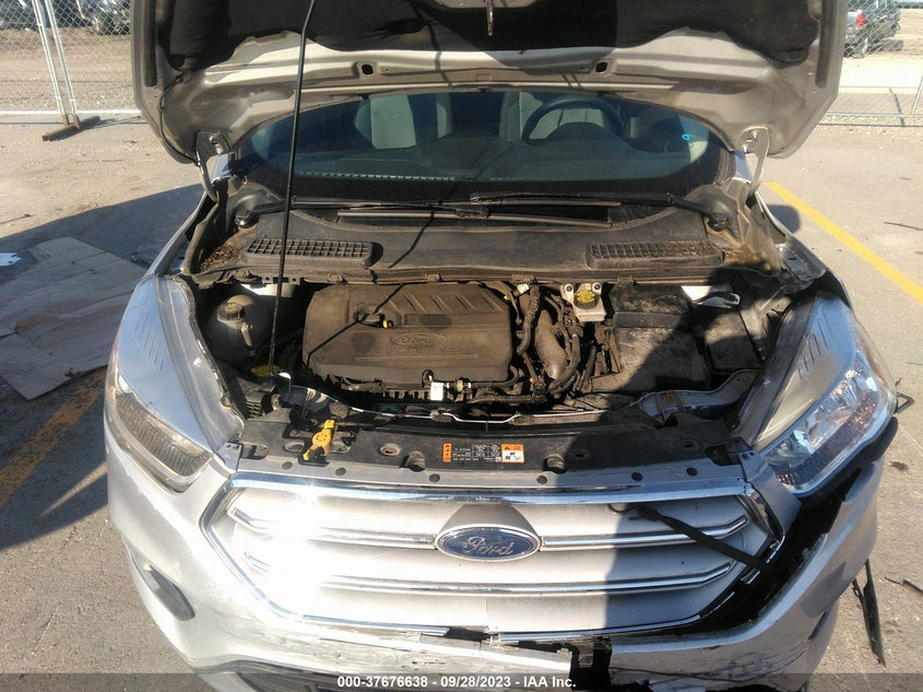 VIN 1FMCU9GD7JUD39892 2018 FORD ESCAPE SE