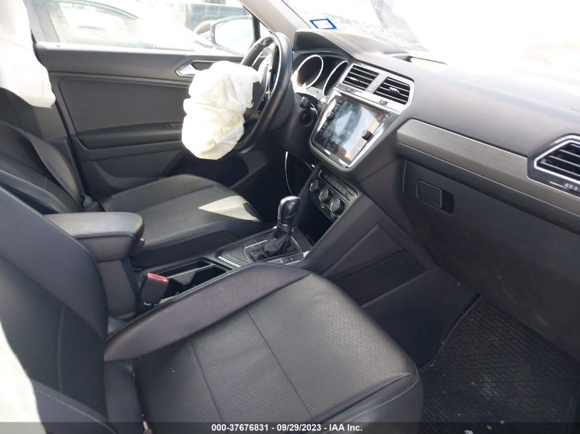2018 VOLKSWAGEN TIGUAN SE/SEL - 3VV3B7AX5JM000572