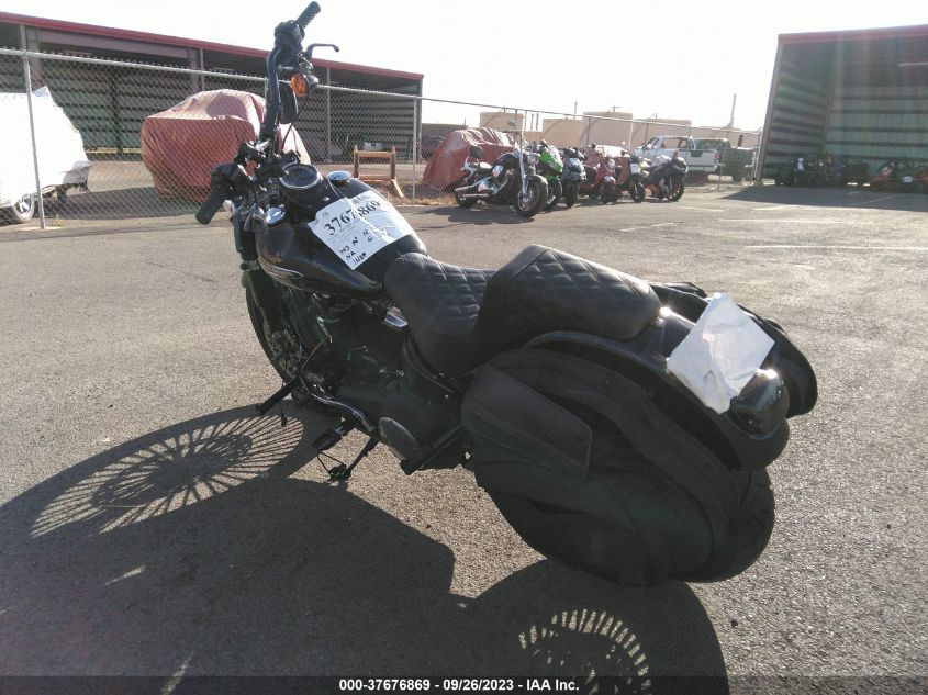 2019 HARLEY-DAVIDSON FLSL - 1HD1YDJ20KB059446