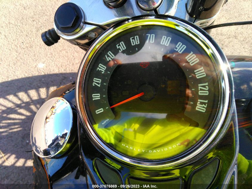 2019 HARLEY-DAVIDSON FLSL - 1HD1YDJ20KB059446