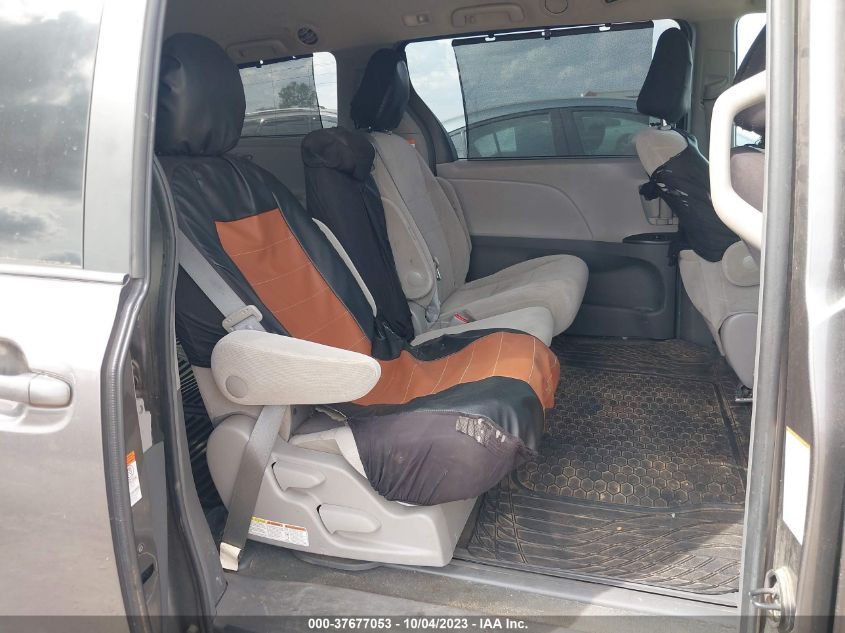 5TDKZ3DC9HS851761 2017 TOYOTA SIENNA, photo no. 8