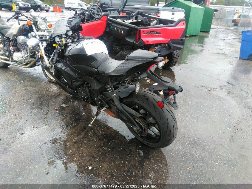 2022 YAMAHA YZFR1 JYARN66E3NA002661