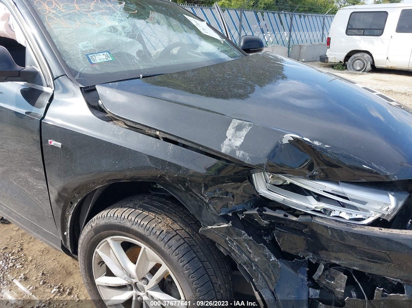 VIN WA1JCCFS9JR029381 2018 AUDI Q3 PREMIUM PLUS