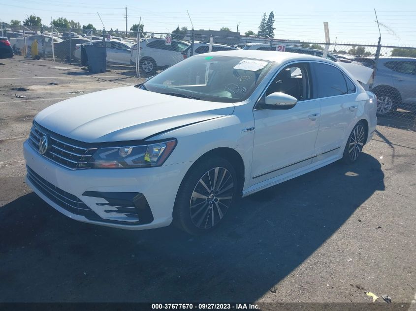 2017 VOLKSWAGEN PASSAT R-LINE W/COMFORT PKG - 1VWDT7A37HC068829