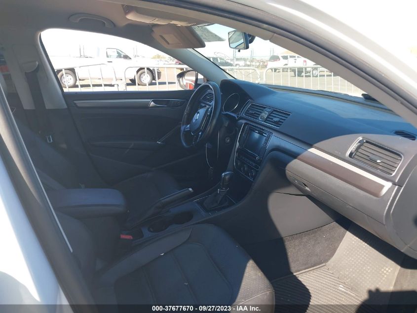 2017 VOLKSWAGEN PASSAT R-LINE W/COMFORT PKG - 1VWDT7A37HC068829