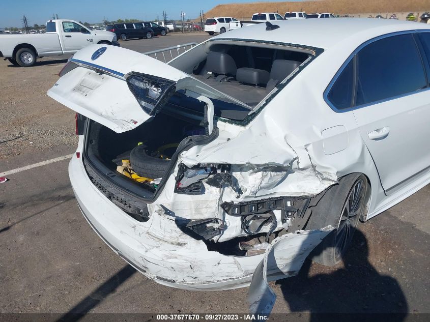 2017 VOLKSWAGEN PASSAT R-LINE W/COMFORT PKG - 1VWDT7A37HC068829