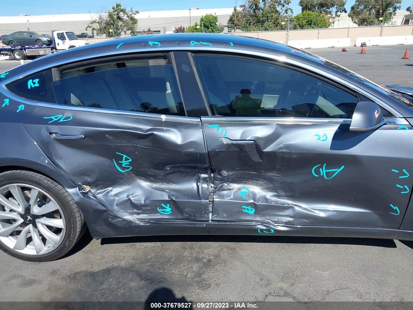 VIN 5YJ3E1EB8JF182841 2018 TESLA MODEL 3 LONG RANGE