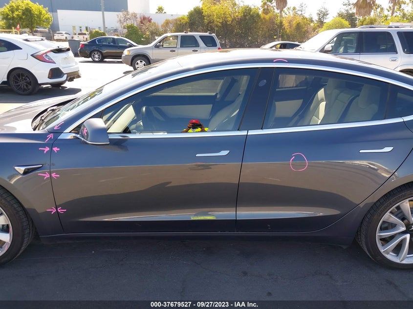 VIN 5YJ3E1EB8JF182841 2018 TESLA MODEL 3 LONG RANGE