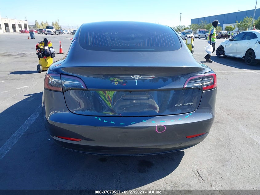 VIN 5YJ3E1EB8JF182841 2018 TESLA MODEL 3 LONG RANGE