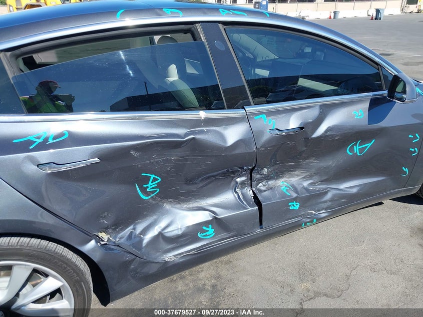VIN 5YJ3E1EB8JF182841 2018 TESLA MODEL 3 LONG RANGE
