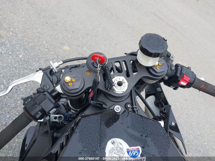 2018 YAMAHA YZFR1 JYARN39E4JA004133