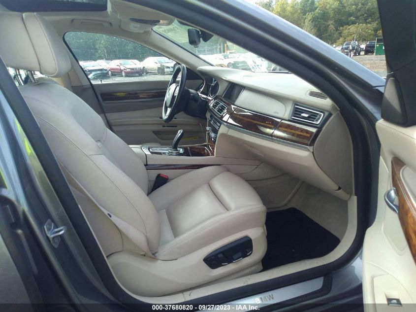 2015 BMW 7 SERIES 740I WBAYA6C55FGK16644