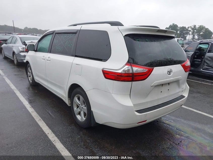 VIN 5TDKZ3DC3HS821249 2017 TOYOTA SIENNA LE