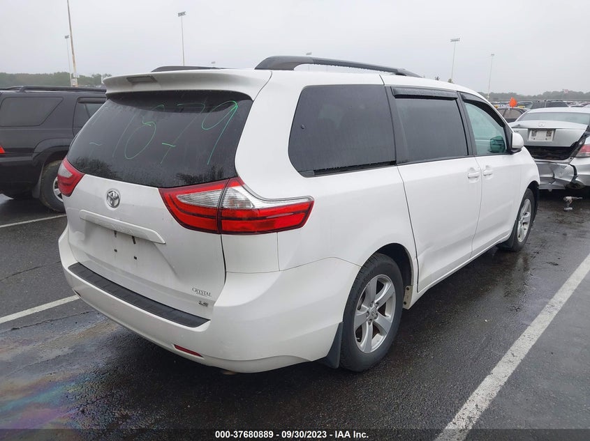 VIN 5TDKZ3DC3HS821249 2017 TOYOTA SIENNA LE